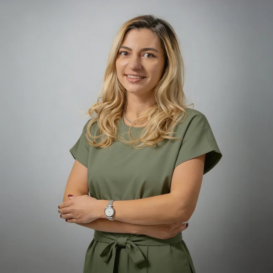 Dr. Ana Dionisie - Medic Endodont Denteca Dr. Ana Dionisie, medic endodont specializat în tratament de canal